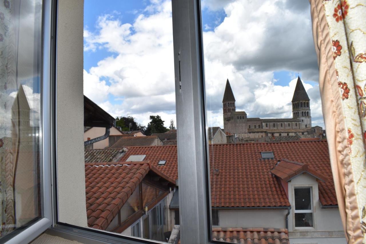 Hotel Le Sauvage Tournus Bagian luar foto