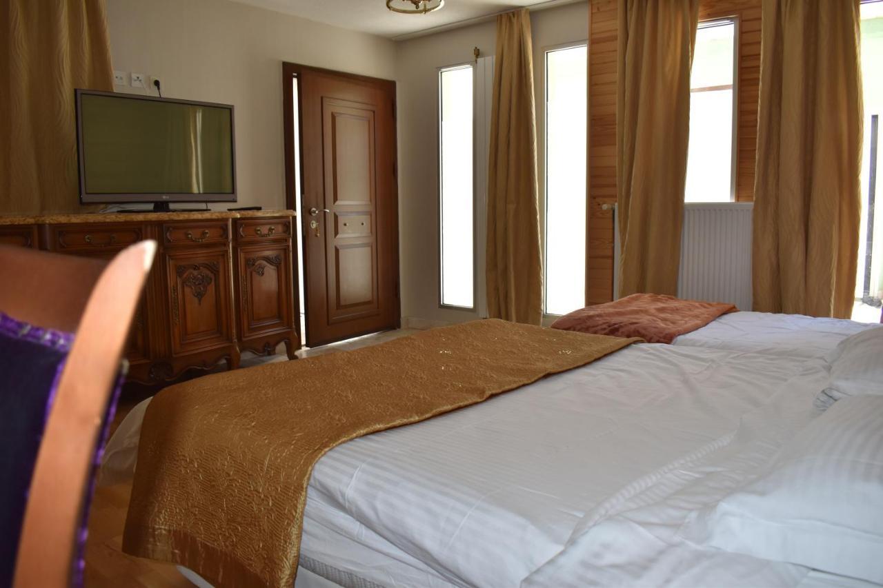 Hotel Le Sauvage Tournus Bagian luar foto