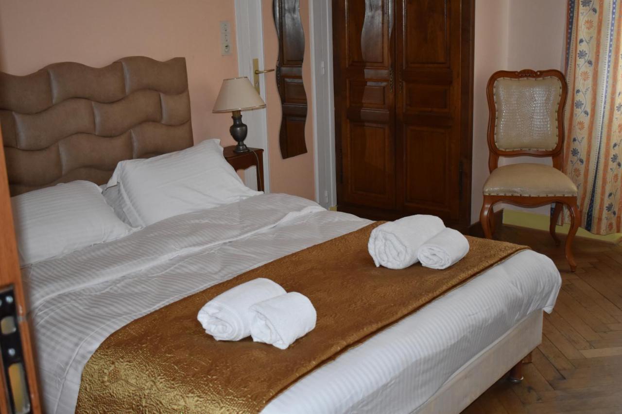 Hotel Le Sauvage Tournus Bagian luar foto