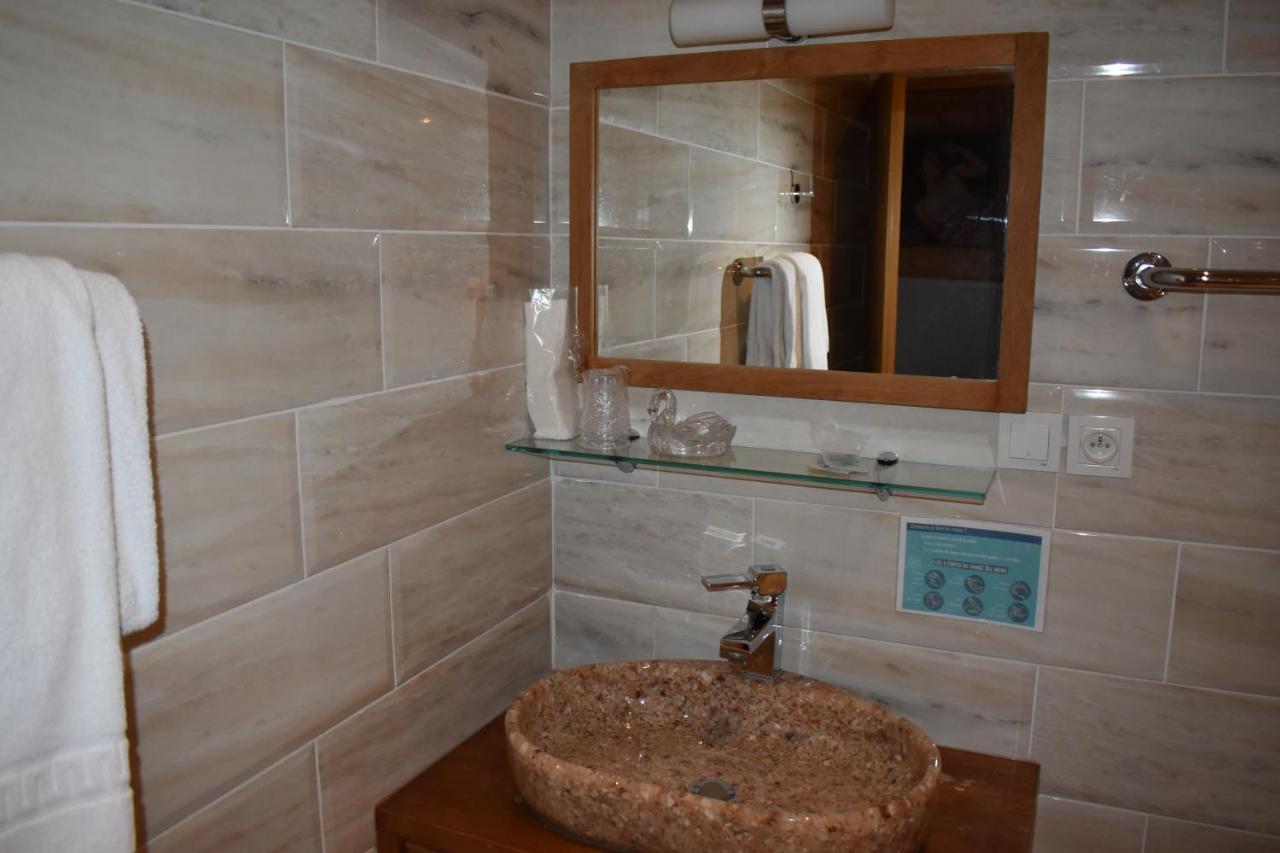 Hotel Le Sauvage Tournus Bagian luar foto