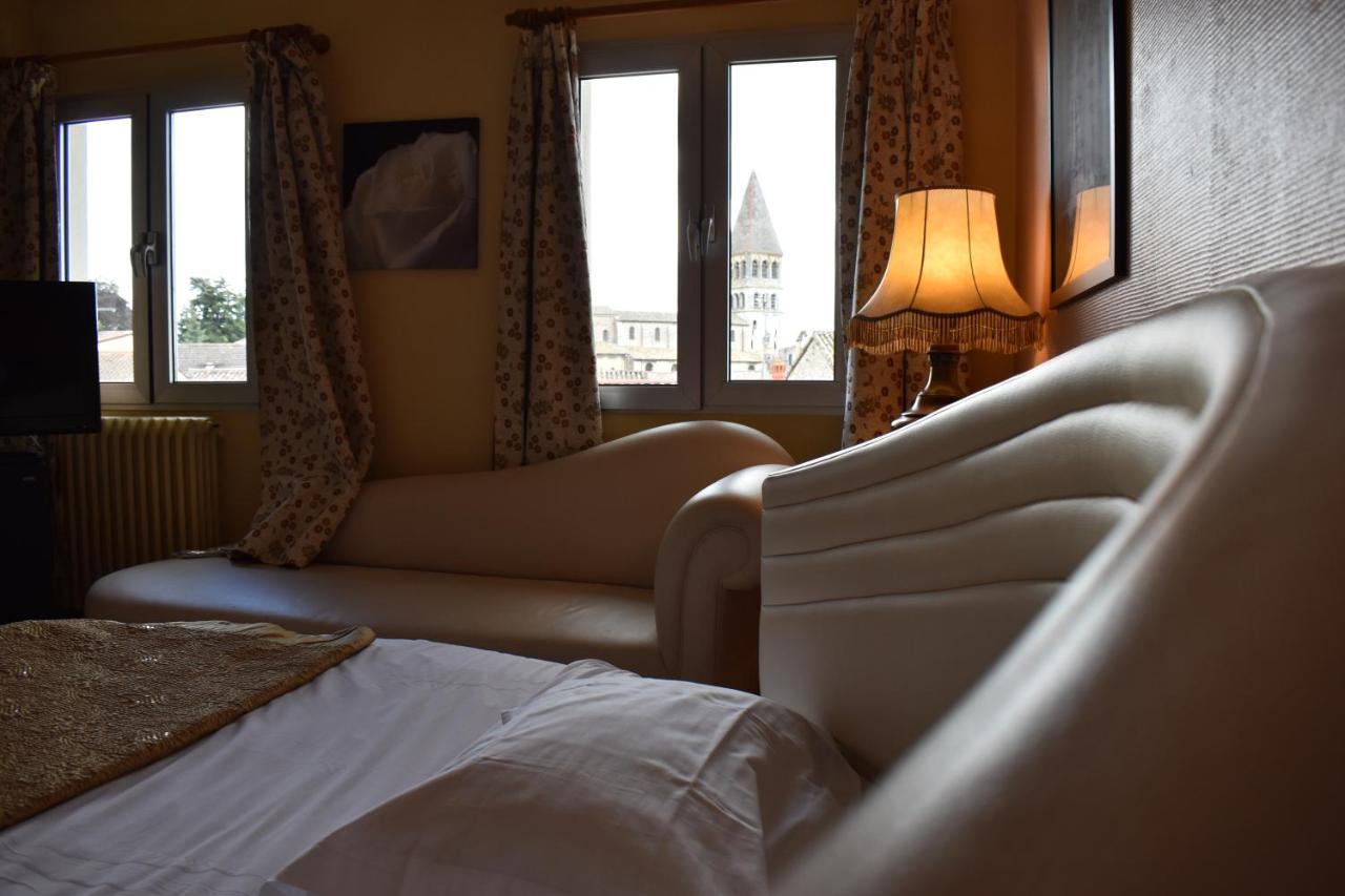 Hotel Le Sauvage Tournus Bagian luar foto