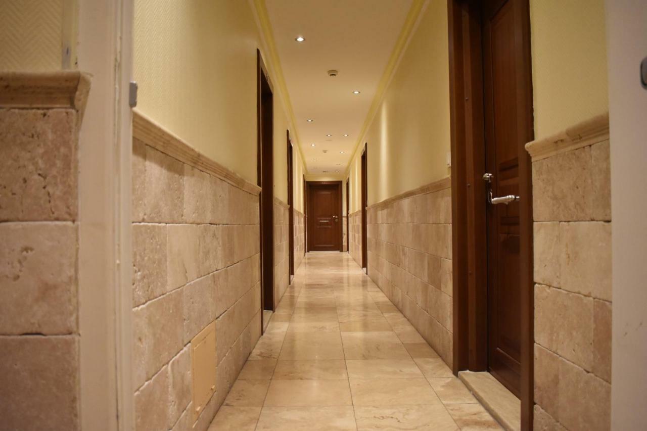 Hotel Le Sauvage Tournus Bagian luar foto