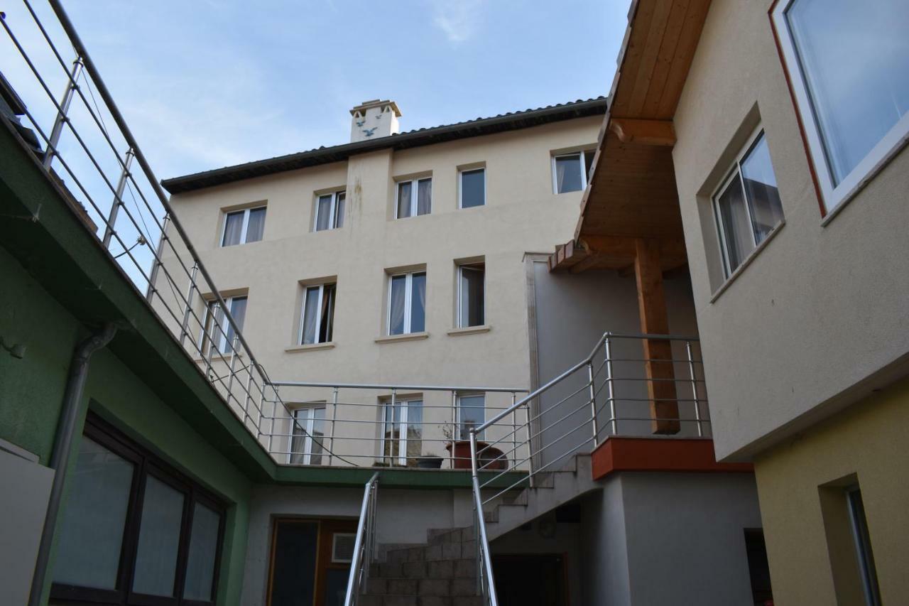 Hotel Le Sauvage Tournus Bagian luar foto