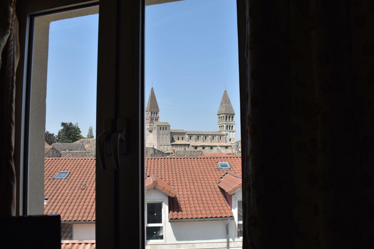 Hotel Le Sauvage Tournus Bagian luar foto