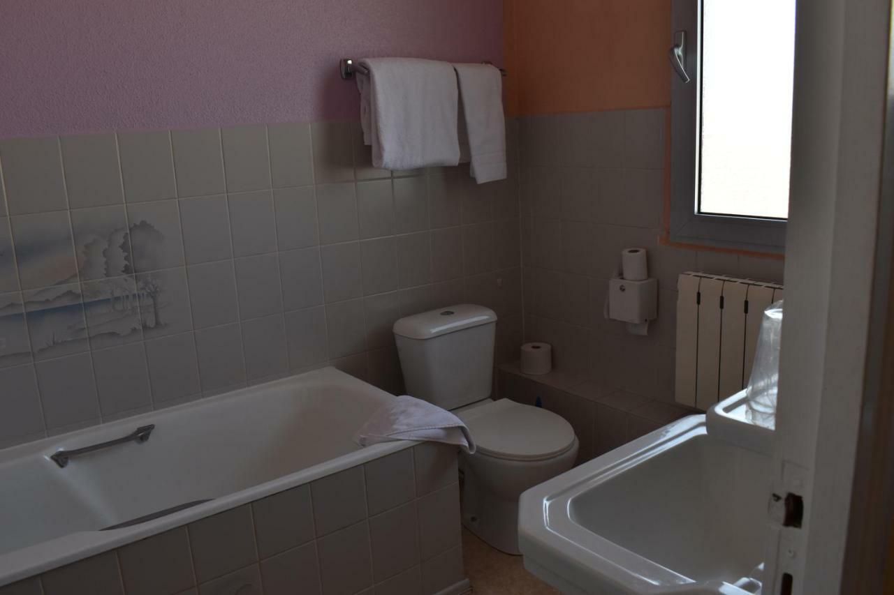 Hotel Le Sauvage Tournus Bagian luar foto