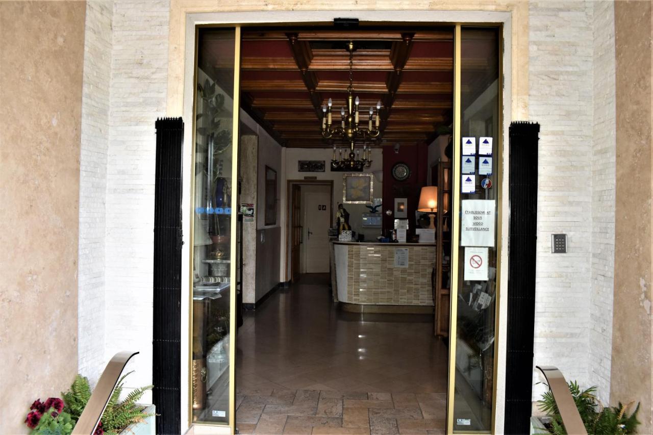 Hotel Le Sauvage Tournus Bagian luar foto